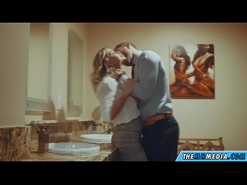 ❤️ 公衆トイレで巨乳金髪美女に誘惑されたら ❌ ハードポルノ ❌️❤